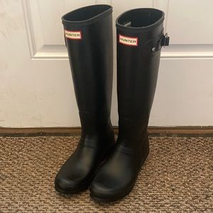 Hunter Original Tall Rain Boots in Black Matte, Size 9